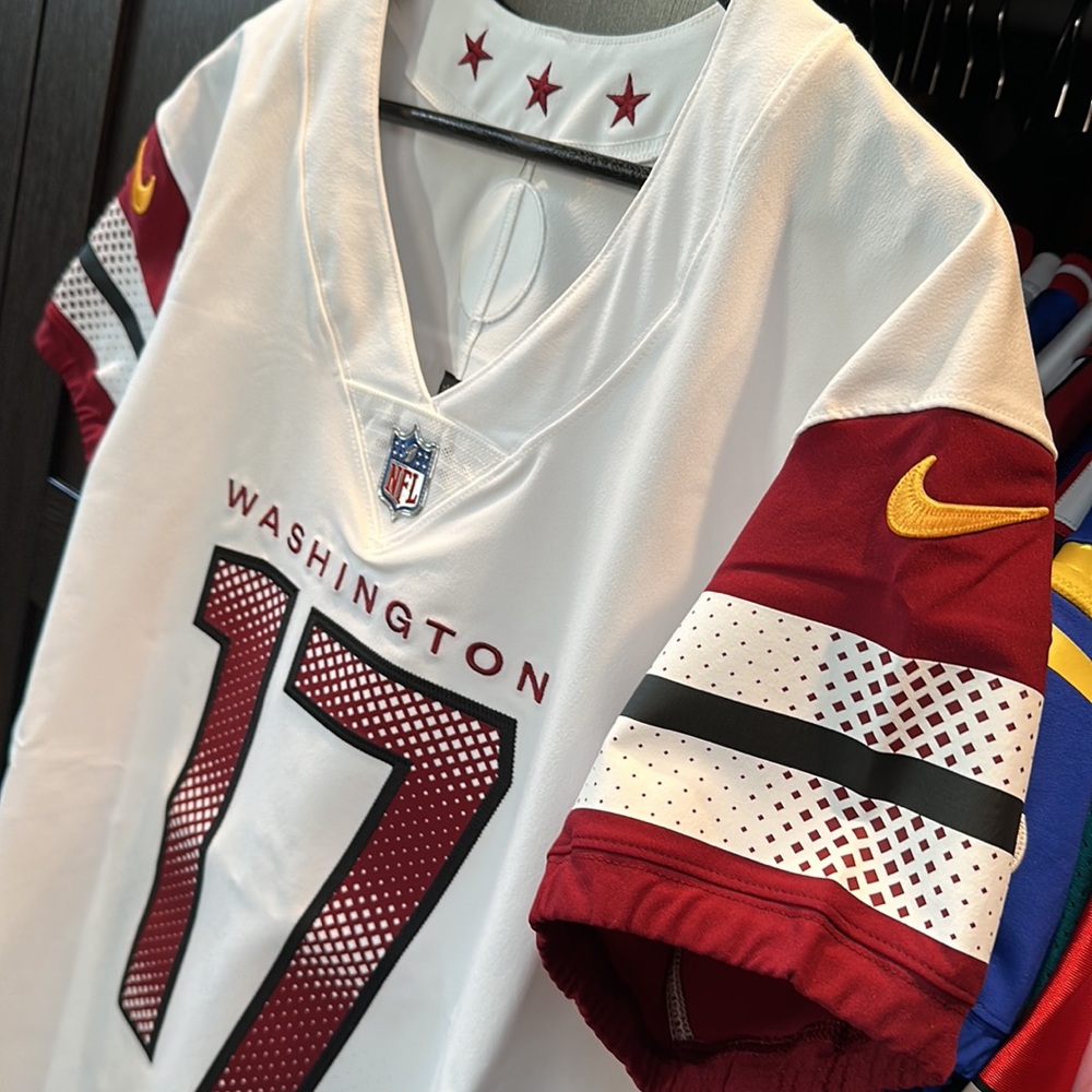Terry McLaurin NFL Washington Commanders Nike Authentic Vapor Elite NFL Jersey - Picture 4 of 11